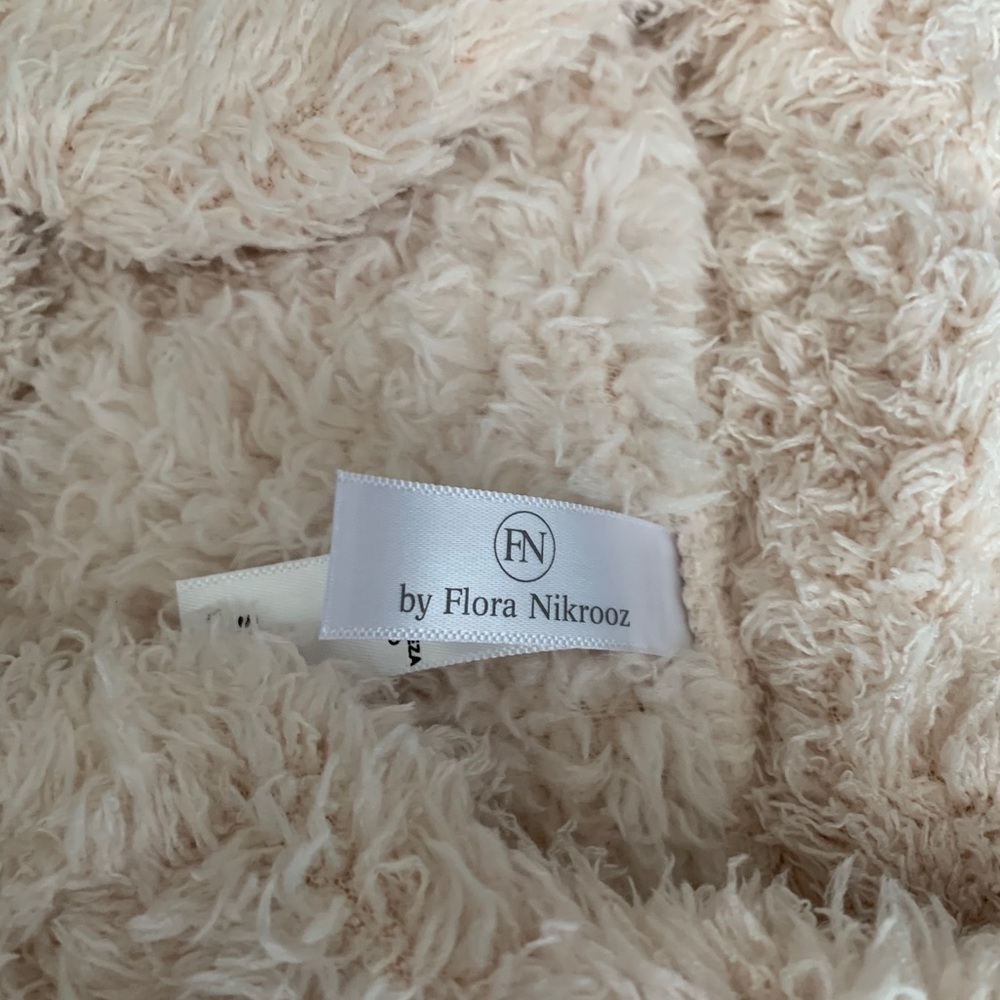 🆕 Flora Nikrooz Tan Robe - Picture 10 of 14
